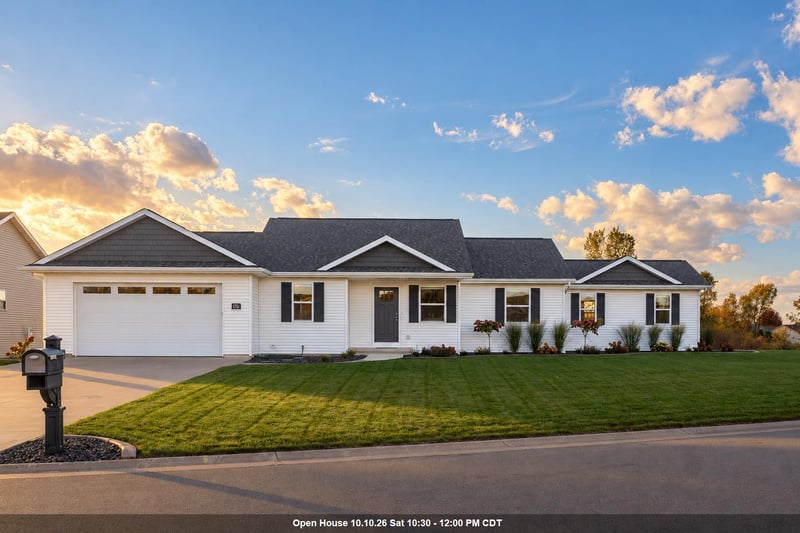 N1761 Baileys Harbor Ct, Greenville, WI 54942