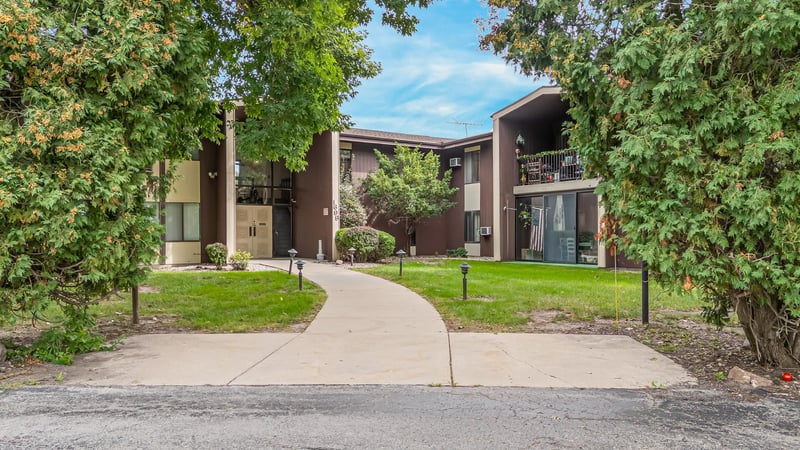 1699 Alcan Dr, Menasha, WI 54952