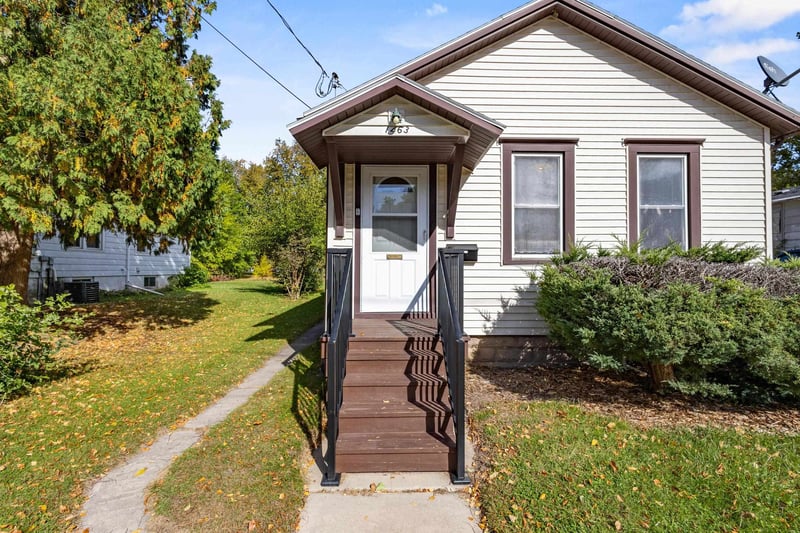 1463 Kurtz Ave, Green Bay, WI 54301