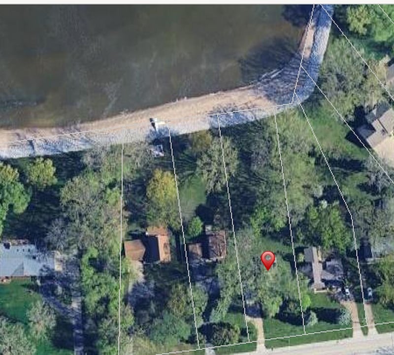 2829 East Shore Dr, Green Bay, WI 54302