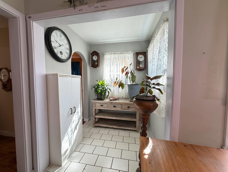 W6178 Lake Dr, Shawano, WI 54166