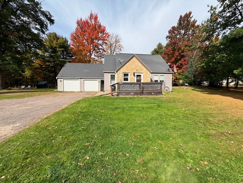 W6178 Lake Dr, Shawano, WI 54166