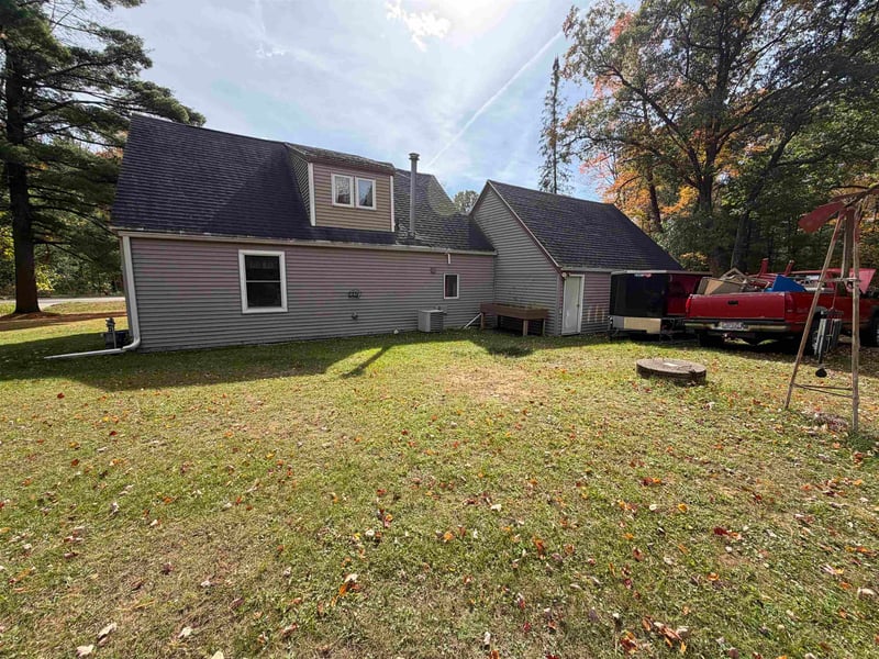 W6178 Lake Dr, Shawano, WI 54166