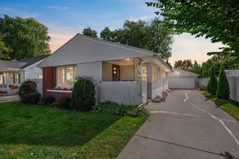 1628 Harold St, Green Bay, WI 54302
