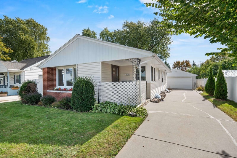 1628 Harold St, Green Bay, WI 54302