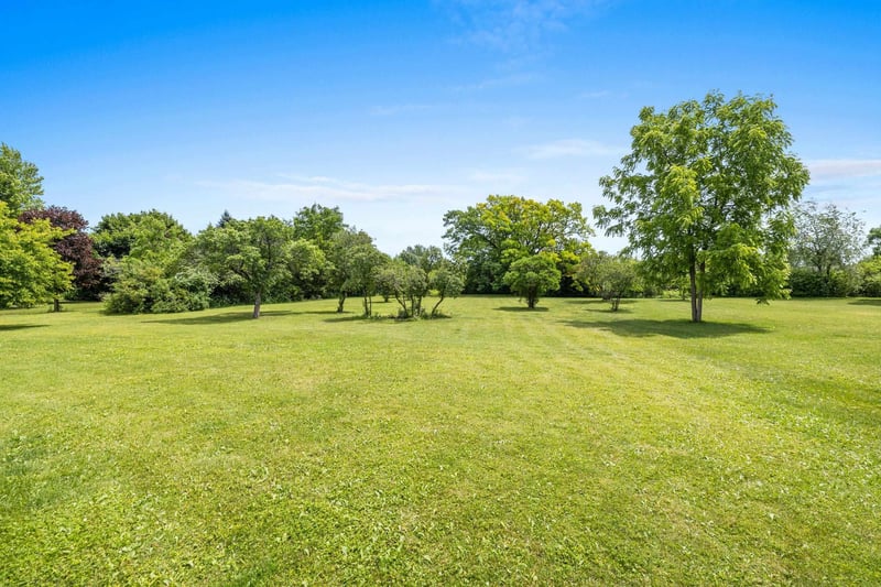 2694 Bay Settlement Rd, Green Bay, WI 54311