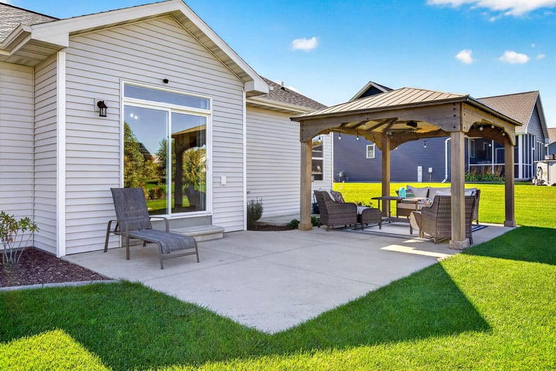 2224 Madelynn Ln, Neenah, WI 54956