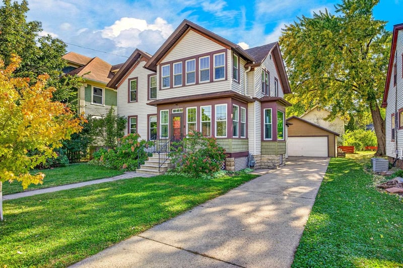 709 W New York Ave, Oshkosh, WI 54901