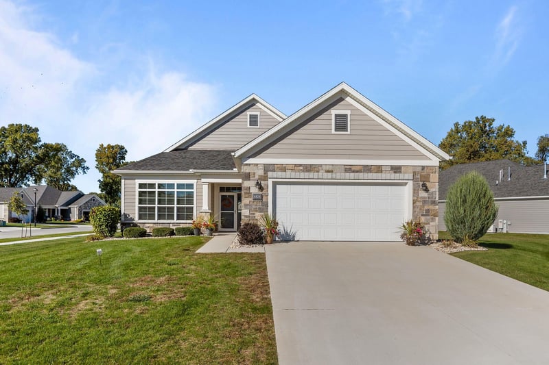 5575 N Osprey Dr, Appleton, WI 54913