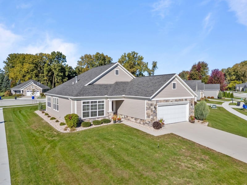 5575 N Osprey Dr, Appleton, WI 54913