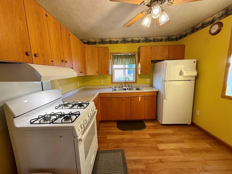 728 W 5th Ave, Oshkosh, WI 54902-5835
