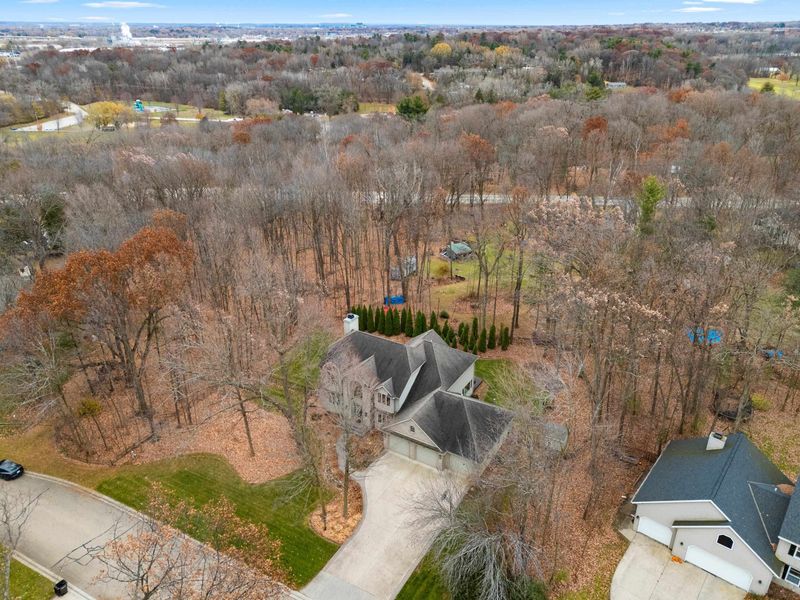 1789 Maidstone Cir, Green Bay, WI 54313-7388