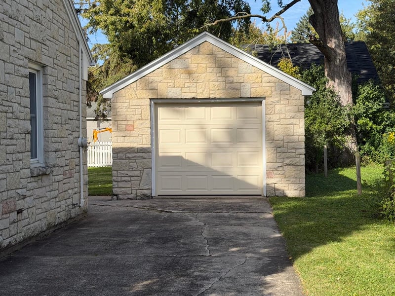 1036 S Roosevelt St, Green Bay, WI 54301-3102