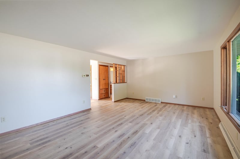 2056 Zeise Ave, Green Bay, WI 54302