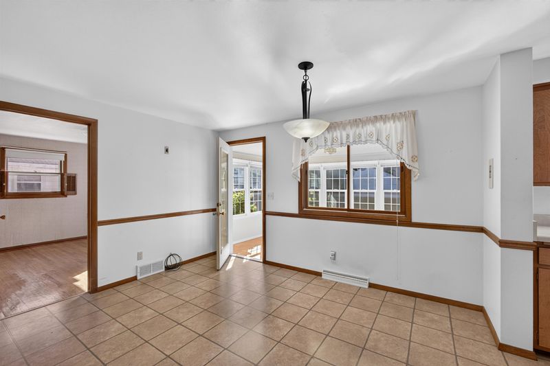 1608 Harold St, Green Bay, WI 54302-3027