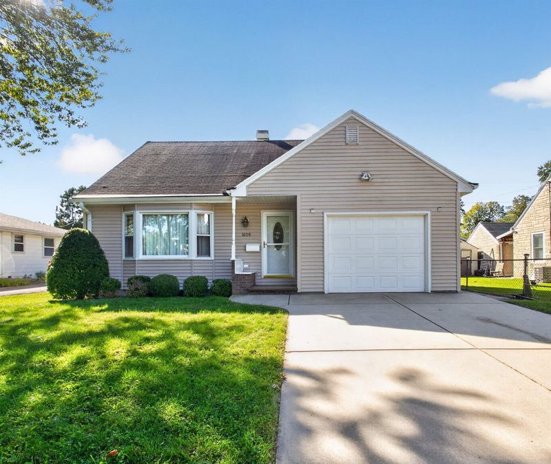 1608 Harold St, Green Bay, WI 54302-3027