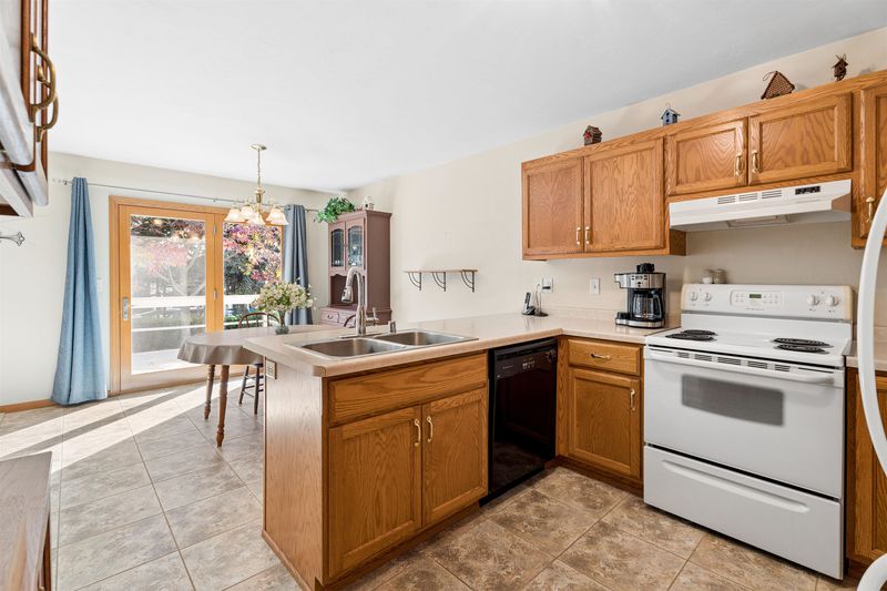2131 Deer Prairie Dr, Neenah, WI 54956