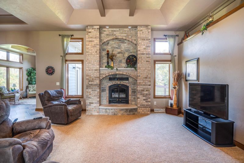 W2244 Secluded Ct, Kaukauna, WI 54130