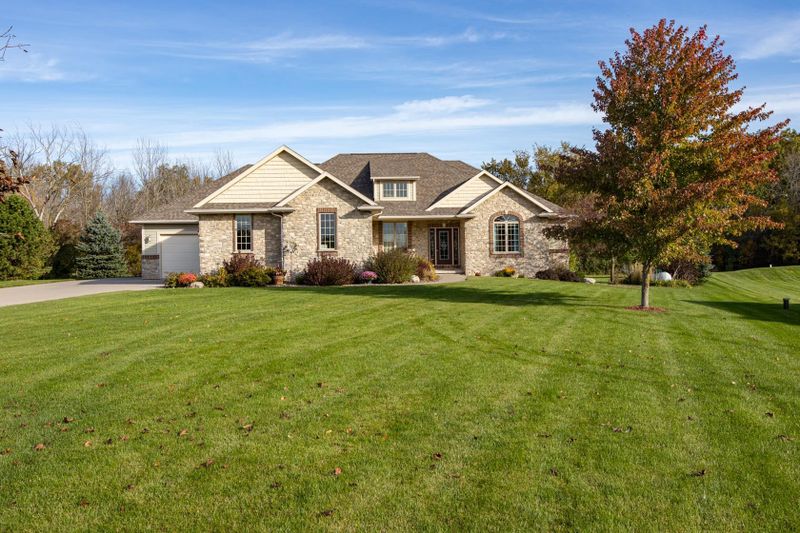 W2244 Secluded Ct, Kaukauna, WI 54130
