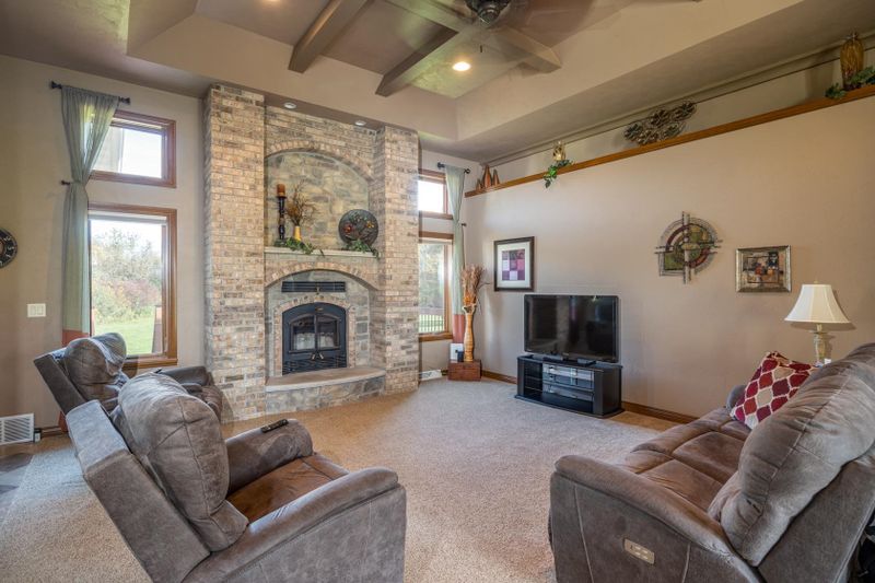 W2244 Secluded Ct, Kaukauna, WI 54130