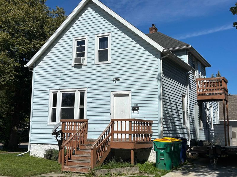 1301 Crooks St, Green Bay, WI 54301