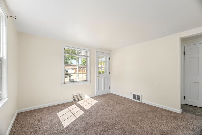 411 S Washington St, Combined Locks, WI 54113