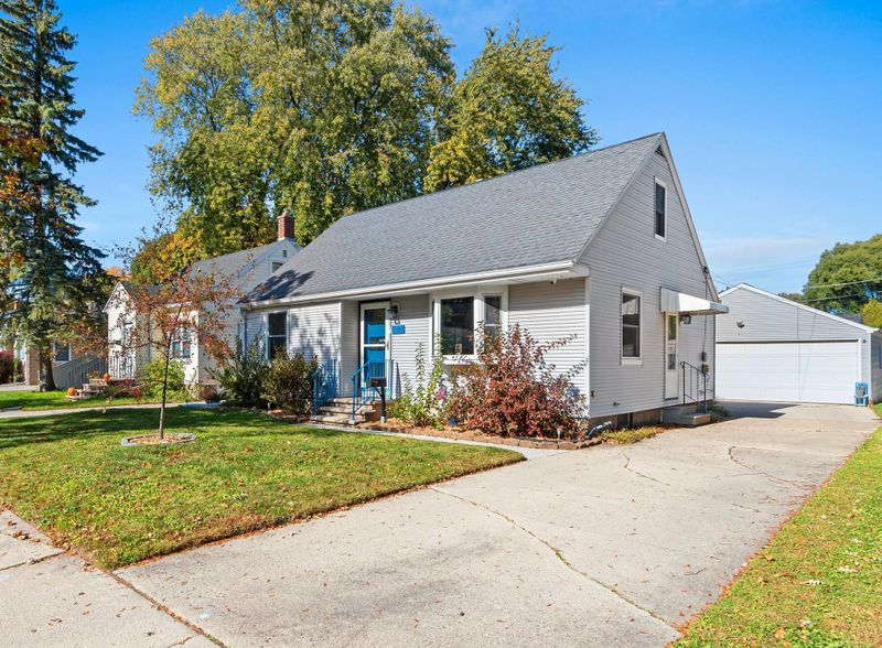 1328 Reed St, Green Bay, WI 54303-3106