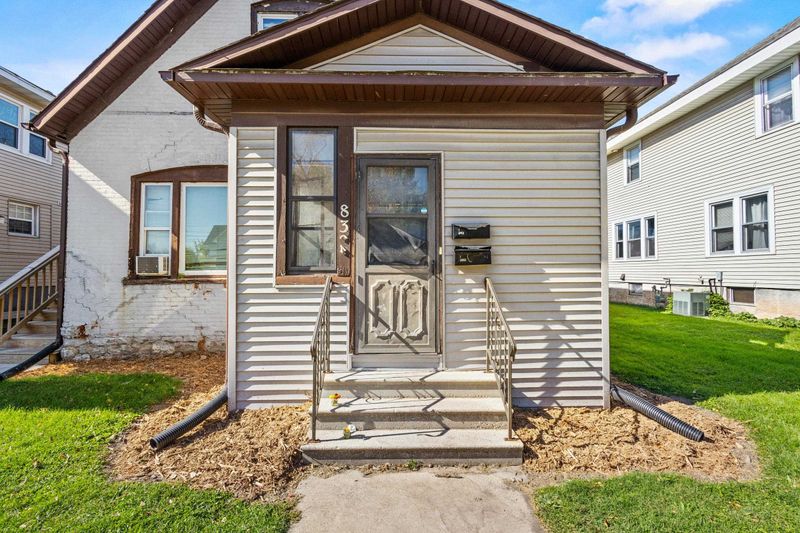 832 S Maple Ave, Green Bay, WI 54304
