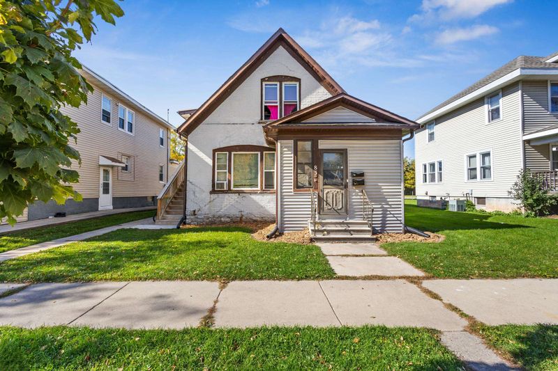 832 S Maple Ave, Green Bay, WI 54304