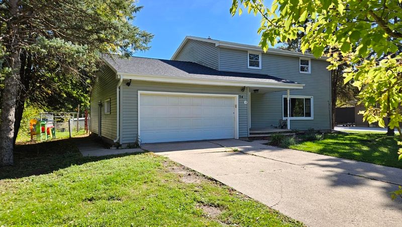 24 Weimar Ct, Appleton, WI 54915