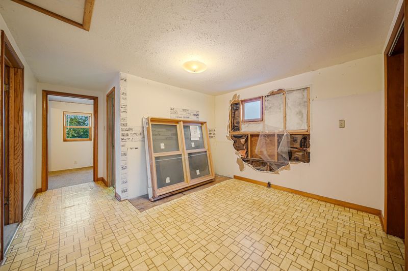 1636 Delaware St, Oshkosh, WI 54902-6725
