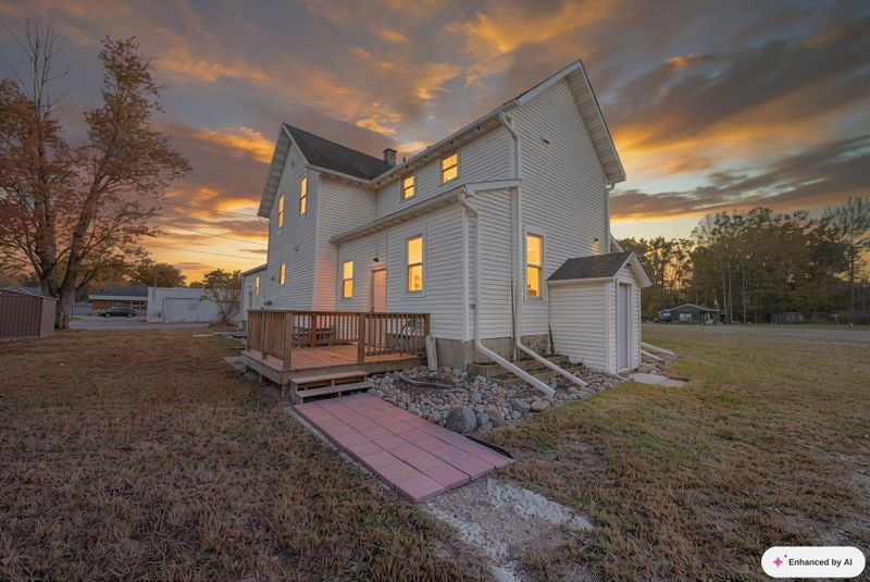 818 E Groninger St, Suring, WI 54174