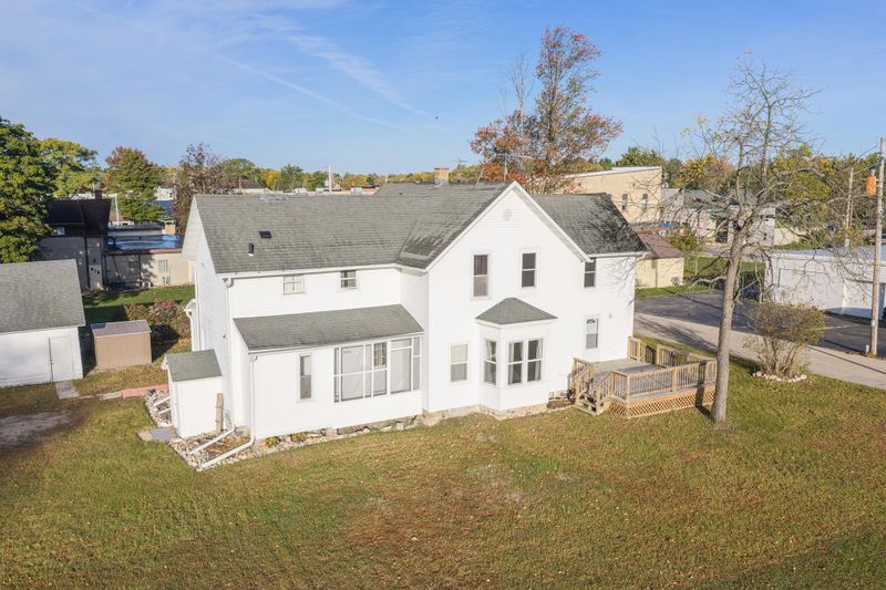 818 E Groninger St, Suring, WI 54174