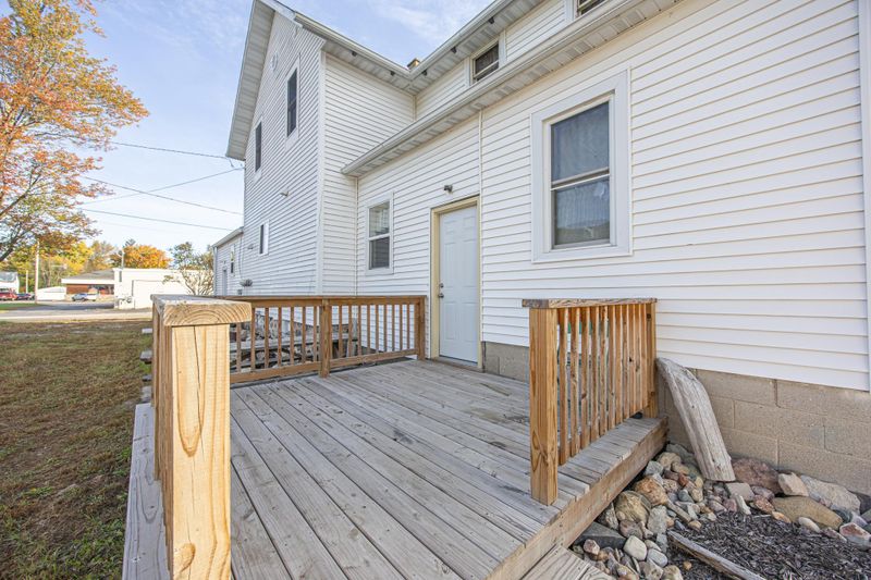 818 E Groninger St, Suring, WI 54174