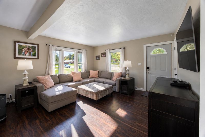 1155 S Ridge Rd, Green Bay, WI 54304