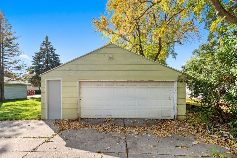 1513 Oshkosh Ave, Oshkosh, WI 54902