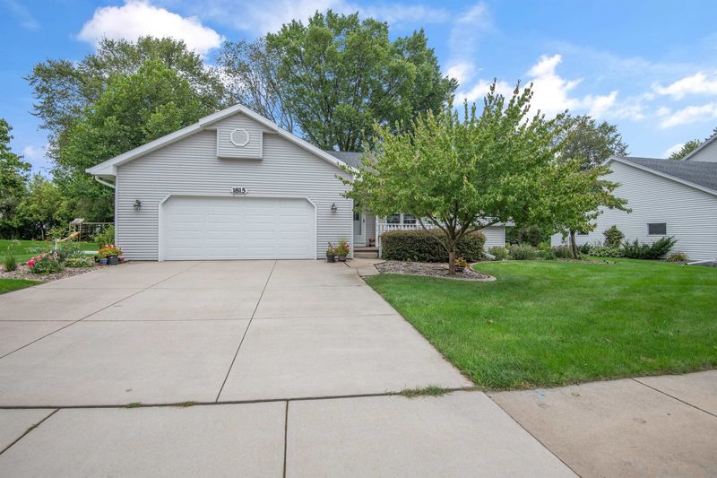 1815 Shelley Ln, De Pere, WI 54115-3722