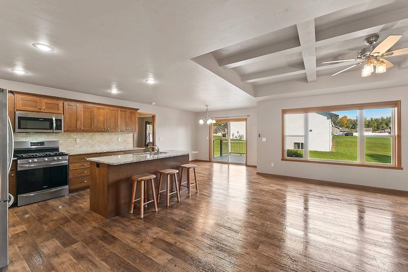 2940 Woodale Ave, Green Bay, WI 54313