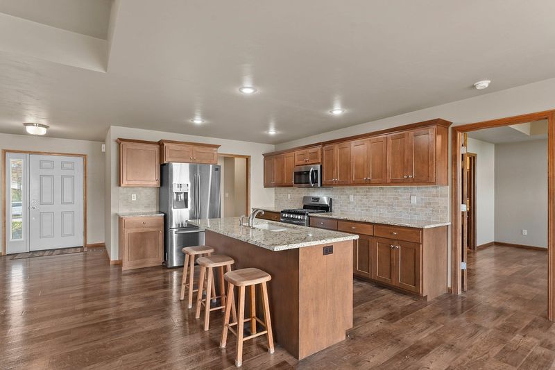 2940 Woodale Ave, Green Bay, WI 54313