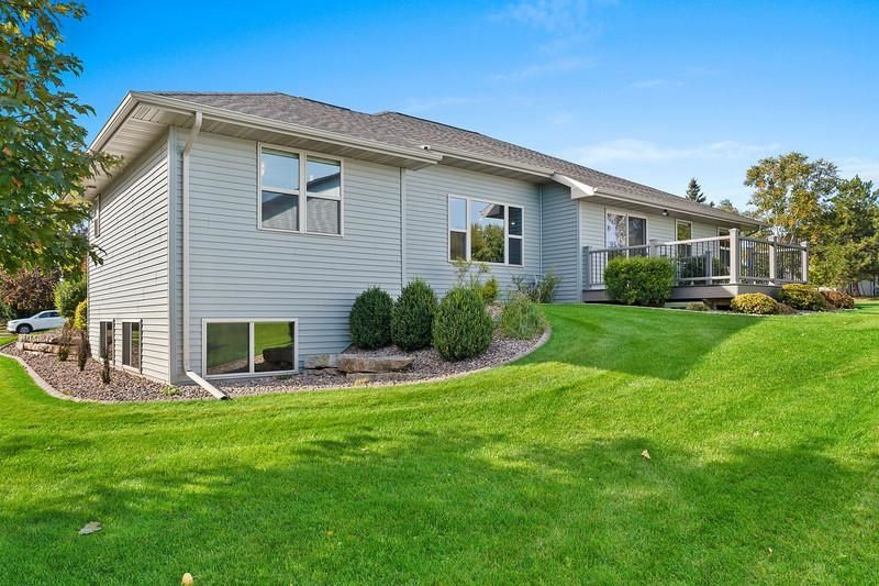 2940 Woodale Ave, Green Bay, WI 54313