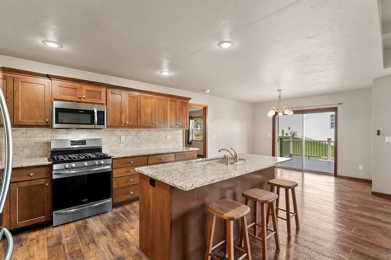 2940 Woodale Ave, Green Bay, WI 54313