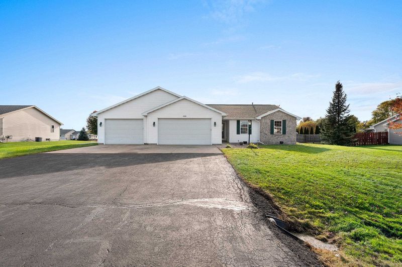 W7059 Maple Terrace Rd, Greenville, WI 54942