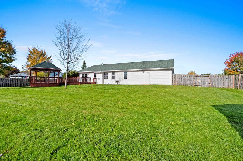 W7059 Maple Terrace Rd, Greenville, WI 54942