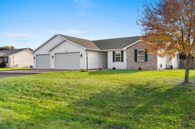 W7059 Maple Terrace Rd, Greenville, WI 54942