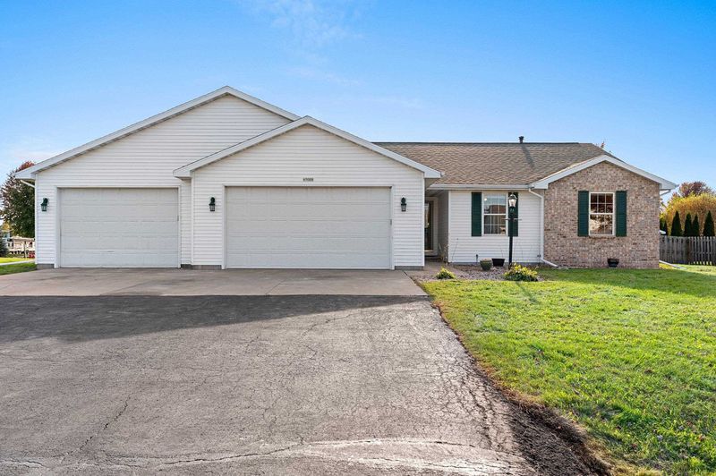W7059 Maple Terrace Rd, Greenville, WI 54942