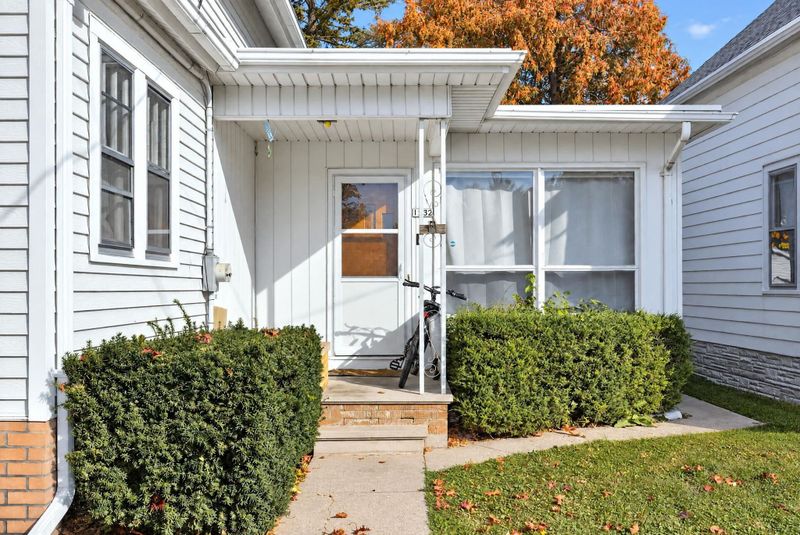 1532 Maple Ave, Oshkosh, WI 54902
