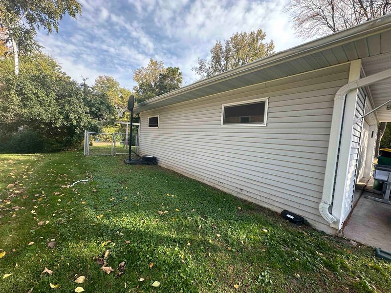 2700 He Nis Ra Ln, Green Bay, WI 54304-1310