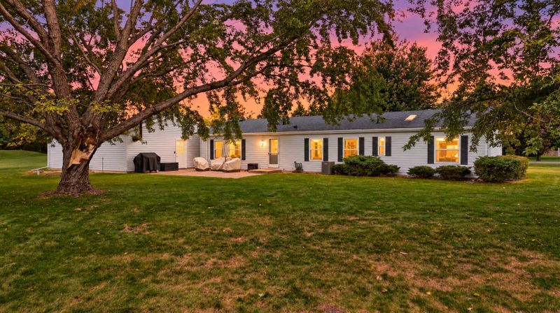 4201 Matuszak Ct, Green Bay, WI 54313