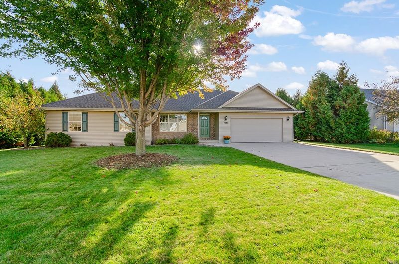 4021 S Parker Way, De Pere, WI 54115