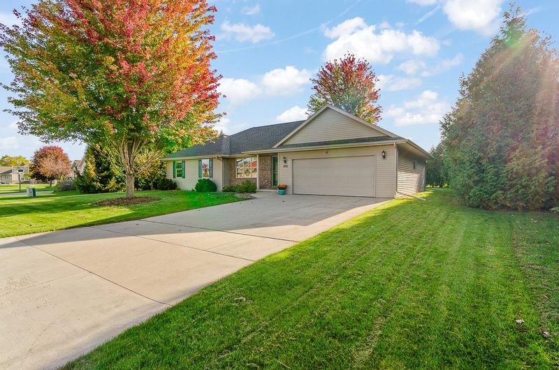 4021 S Parker Way, De Pere, WI 54115